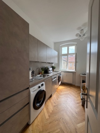 Charmante, helle Altbauwohnung in Prenzlauer Berg – Untermieter/in gesucht — photo 1