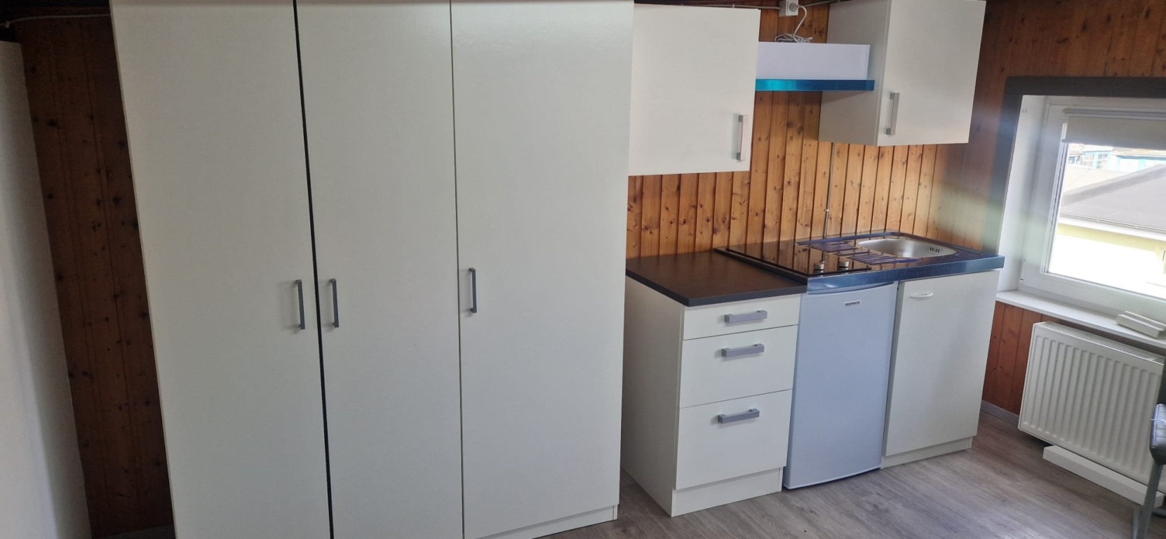 Möblierte 2-Zimmer-DG-Wohnung – 30 m2 – nur 1 Person – 23554 Lübeck St Lorenz Nord – Vorschaubild 3
