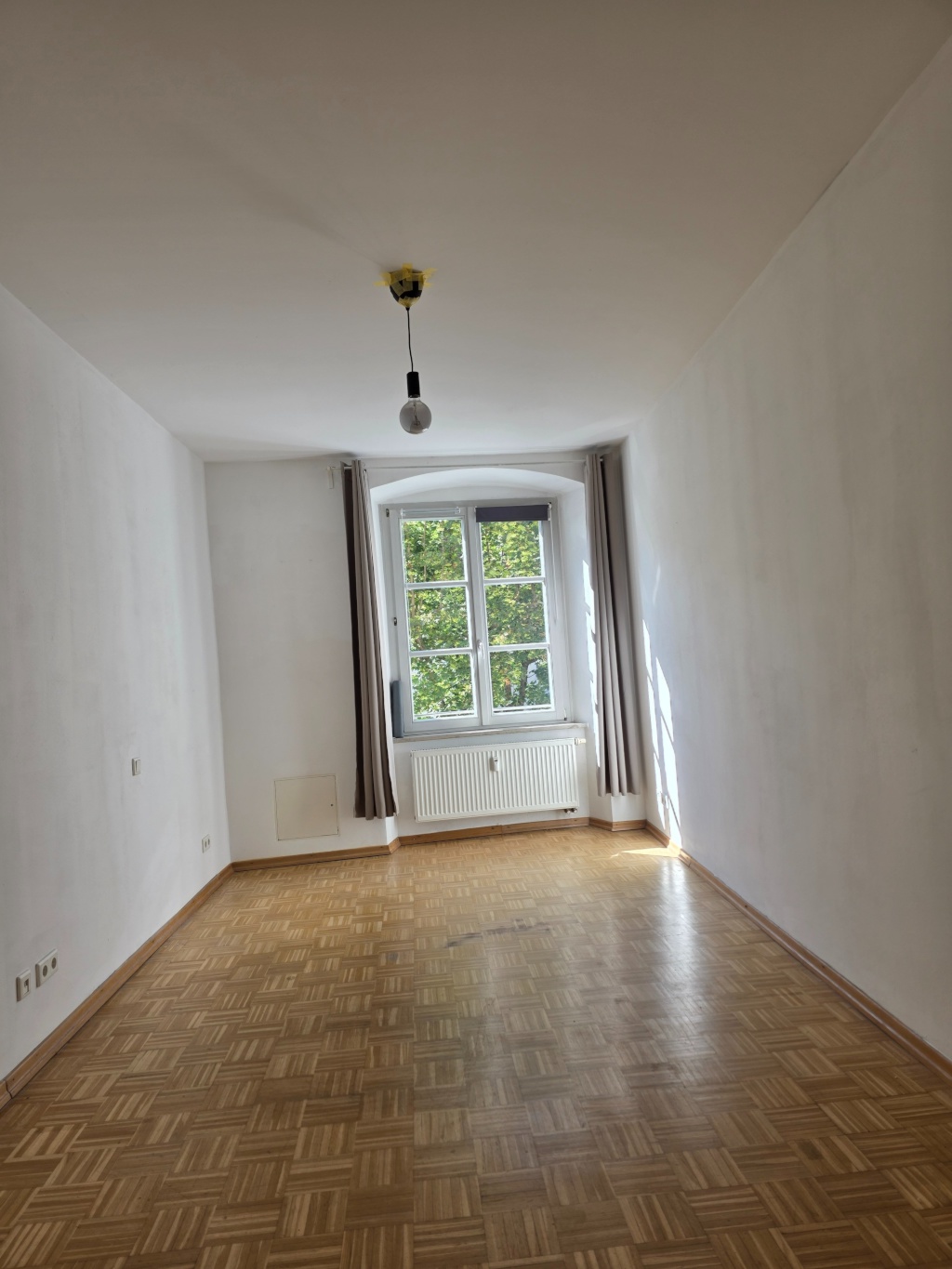 WG-geeignete 5-Zimmer Wohnung mit Einbauküche, großem Balkon und 2 Bädern – 93047 Regensburg Bayern - Regensburg – Vorschaubild 8