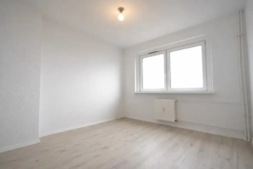 Anzeigenbild: Appartement (3 rooms + balcony + bathroom) Halle an der Saale (Neustadt Nord/Heide Süd)