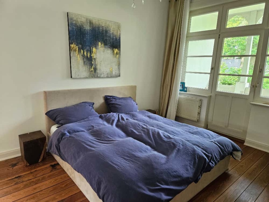 Zimmer - Stilvoll wohnen in Jugendstilvilla mit Garten – möbliertes Zimmer in ruhiger Lage – Foto 2