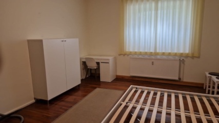 Anzeigenbild: möbiliertes Zimmer