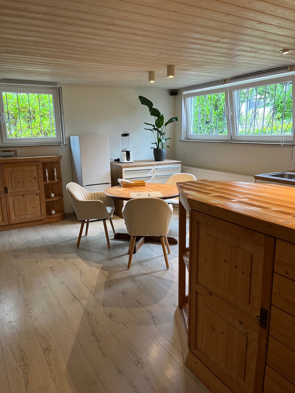 Wunderschöne, möblierte 2,5 Zimmer- Wohnung in bester Lage – 74074 Heilbronn Heilbronn Ost – Vorschaubild 2