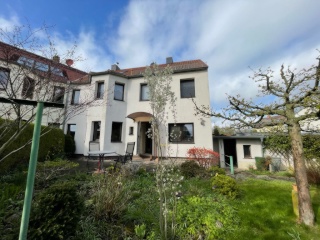 schönes WG Zimmer 12qm in einem Einfamilienhaus mit Garten (KEINE ZWECK-WG)