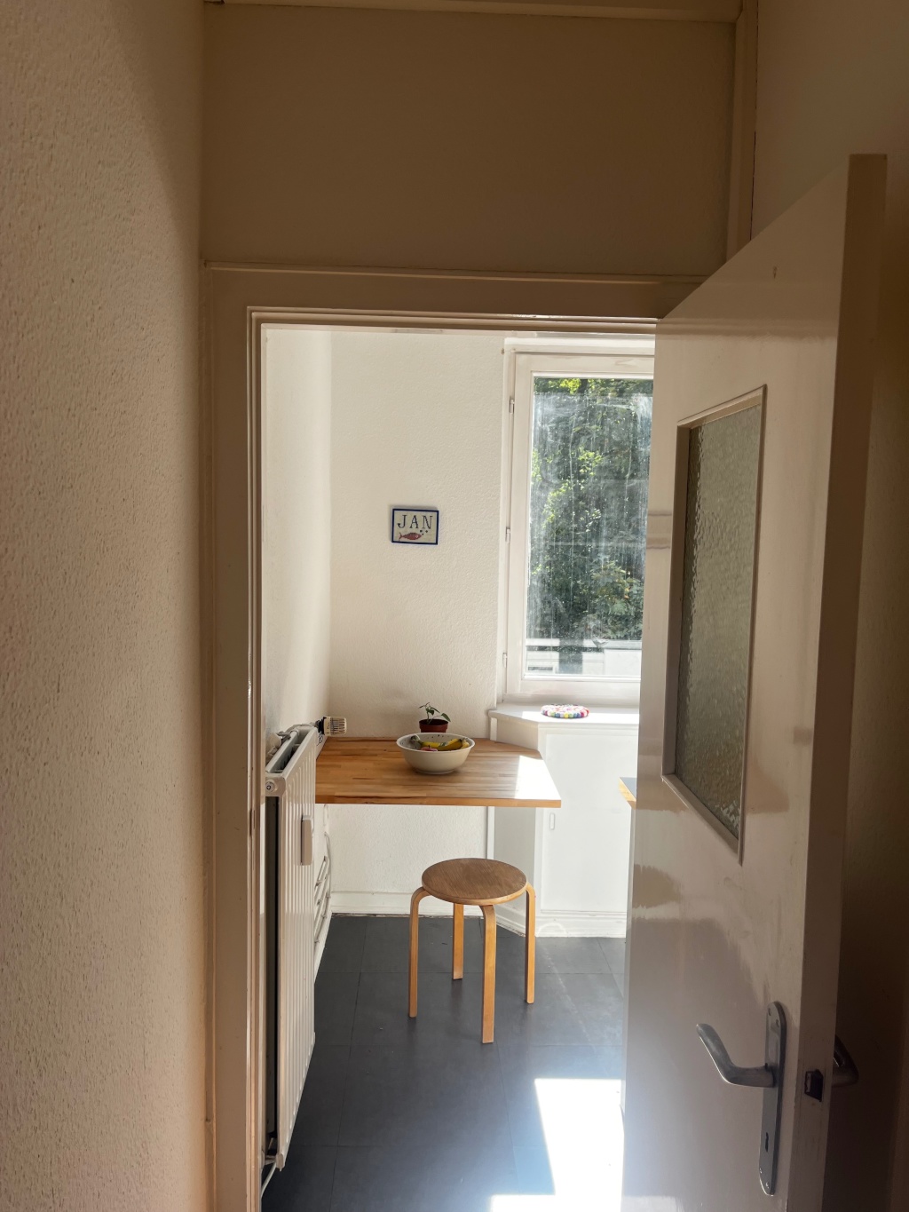 Teilmöblierte 2-Zimmer Wohnung – 20099 Hamburg St. Georg – Vorschaubild 2