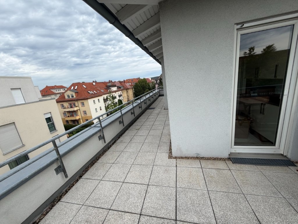 3 Raumwohnung mit Terrasse und Stellplatz - Möbliert und - bis Juni 2027 – 1277 Dresden Blasewitz – Vorschaubild 5