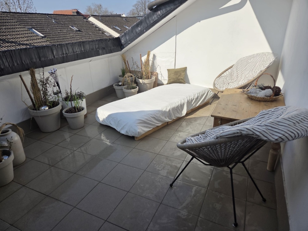 Helle 3-Zimmer-Dachgeschosswohnung mit Dachterrasse in Paderborn-Elsen