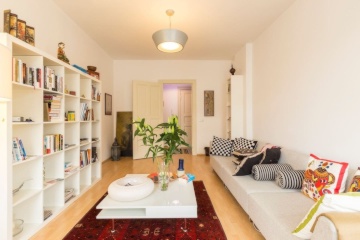 Bright & Sunny Furnished Apartment in Charlottenburg – Oct 2026 to Mid Feb. 2027 — photo 1
