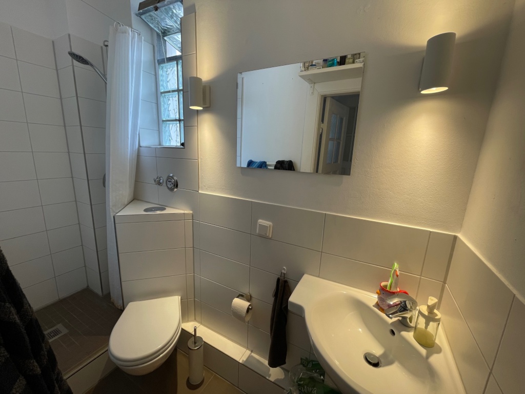 Untermieter*in für 2 Monate für schöne Altbauwohnung Gesucht! – 20459 Hamburg Neustadt – Vorschaubild 4