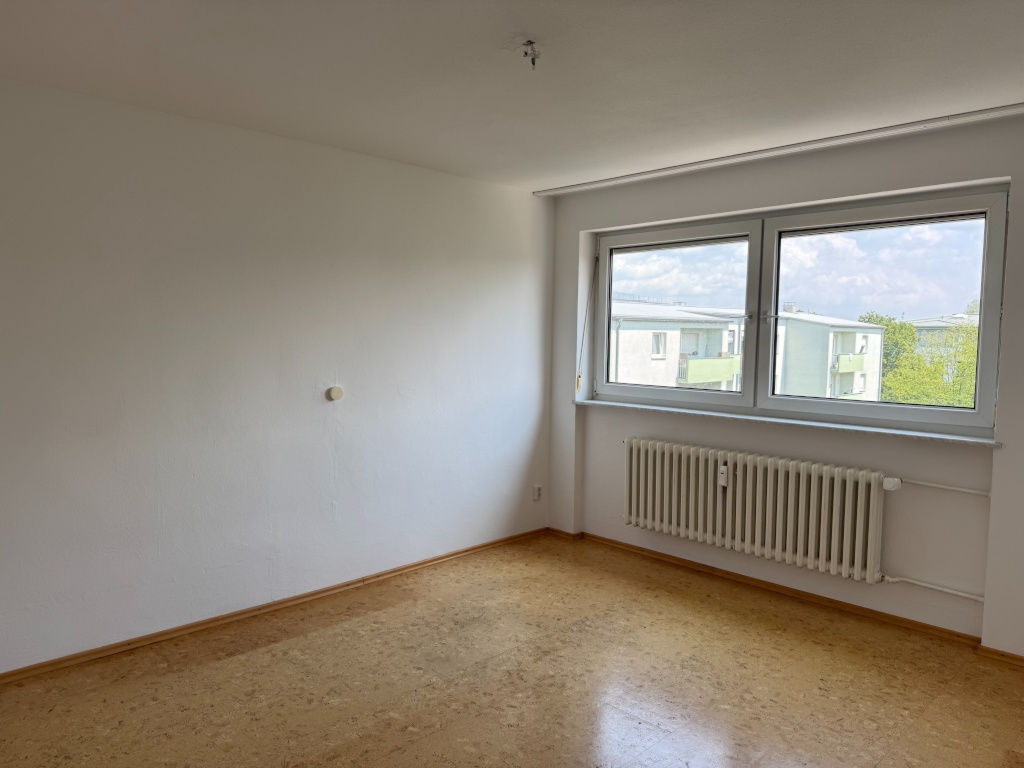 WG‐geeignete 4‐Zimmer‐Wohnung im Regensburger Westen – Balkon, ruhige Lage, ab 1. Oktober verfübar – 93049 Regensburg Westenviertel – Vorschaubild 3