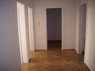 Anzeigenbild: Helle 2-Raum-Wohnung in unmittelbarer Campusnähe / Zentrales Hörsaalgebäude