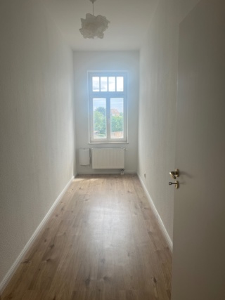 Rückmarsdorfer: 4 helle Zimmer mit überdachtem Balkon