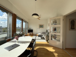 Sunny top-floor apartment — photo 1