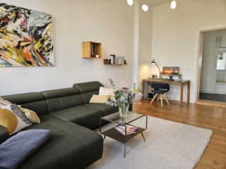 MODERNISIERTER ALTBAU MIT WASSERBLICK - Möblierte 2-Zimmer-Wohnung in Charlottenburg zur Untervermietung — photo 1