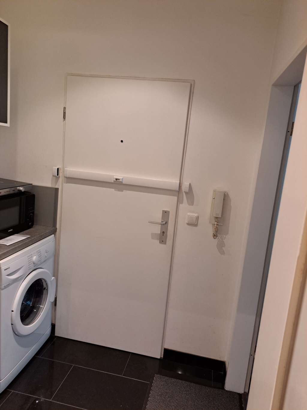 Möbliertes Single-Apartment in zentraler Wohnlage – 40235 Düsseldorf Flingern Nord – Vorschaubild 8