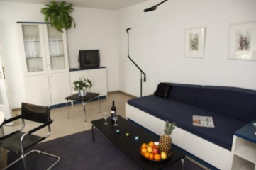 Clean one room flat with private kitchen and bathroom — photo 1