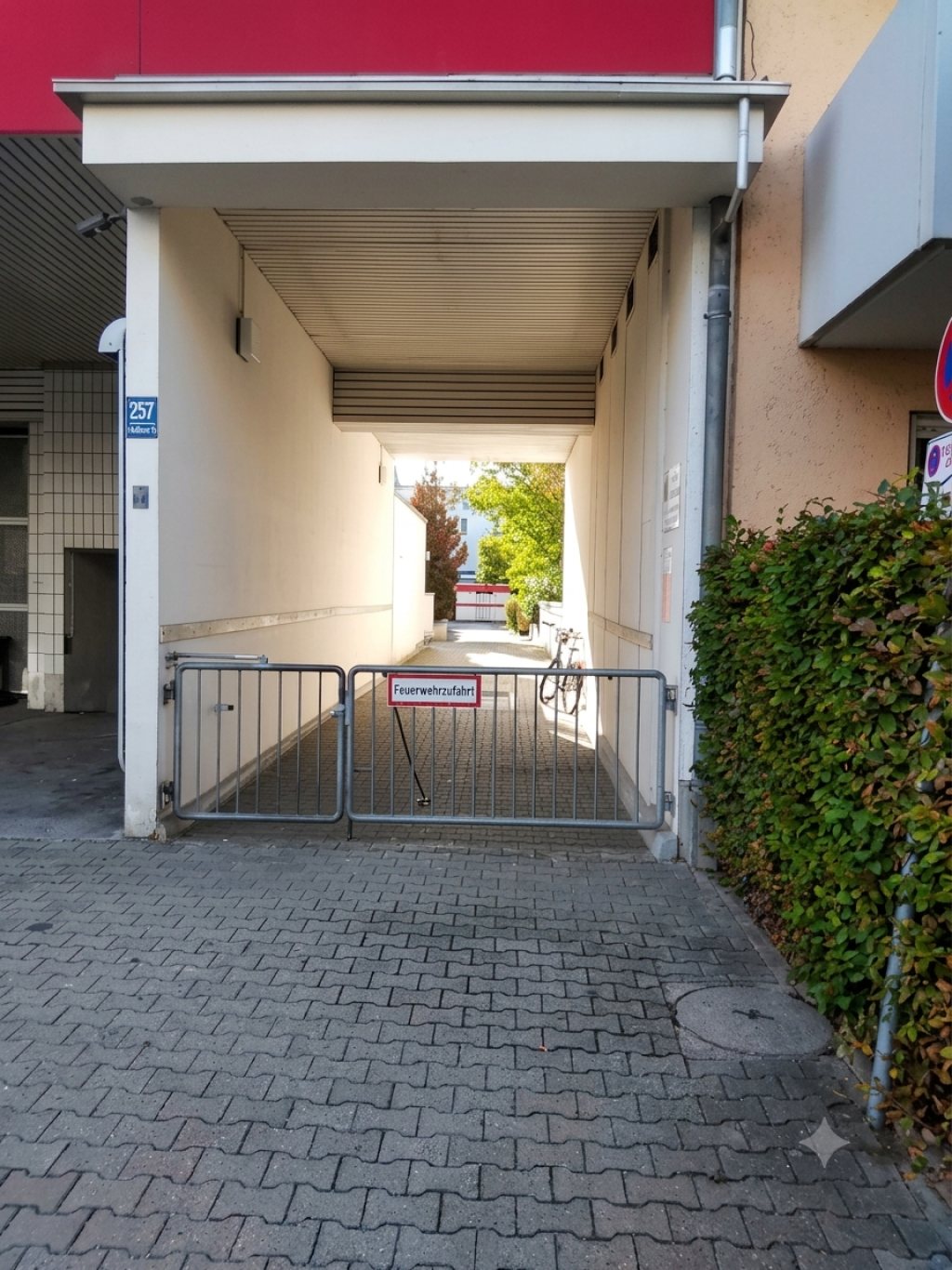 Helle, ruhige 2-Zimmer-Wohnung mit großem Balkon in Bestlage (Schleißheimer Str. 257) – 80809 München Milbertshofen-Am Hart – Vorschaubild 9