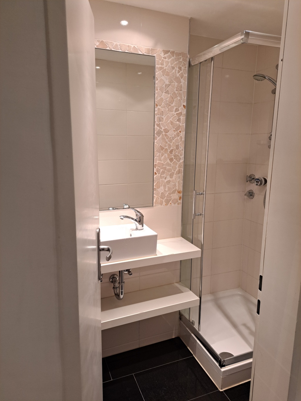 Möbliertes Single-Apartment in zentraler Wohnlage – 40235 Düsseldorf Flingern Nord – Vorschaubild 6