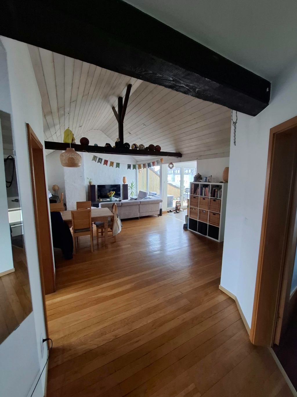 Voll möblierte Wohnung in zentraler Lage (November + Dezember)
