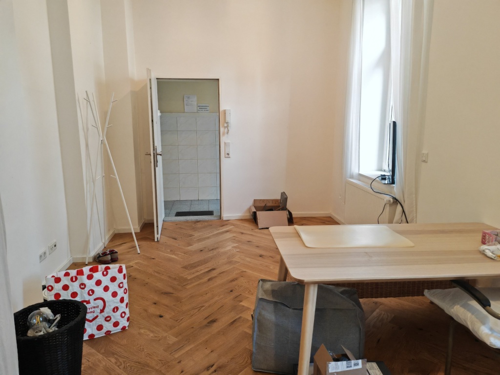 MODERNES SANIERTES 1 ZW STUDIO EBK ALLE KOSTEN INTERNET HEIZUNG STROM WASSER INCL ! WARMMIETE ! 5 MINUTEN ZUR GOETHE UNI LAUFNÄHE PENNY POST DK RESE ALTE OPER BANKENVIERTEL GRÜNEBURGPAR U BAHNE/BUS VIELE CAFES
