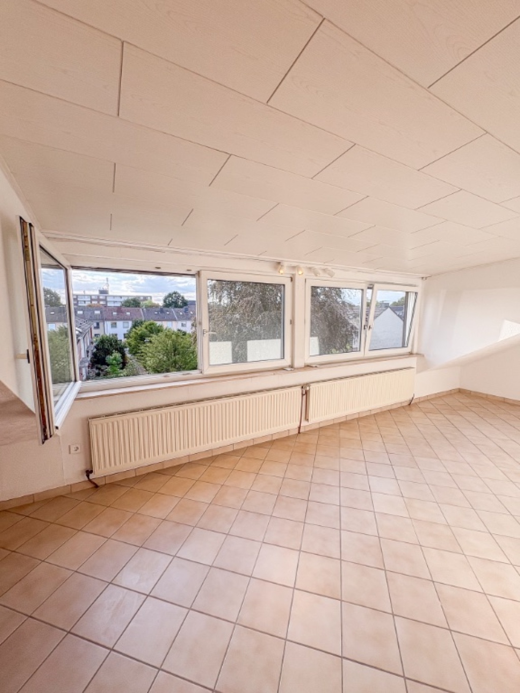 WG-geeignete Maisonette nahe Uni | 96 m2 | 2 Küchen | 12 Monate befristet – 40591 Düsseldorf Wersten – Vorschaubild 2