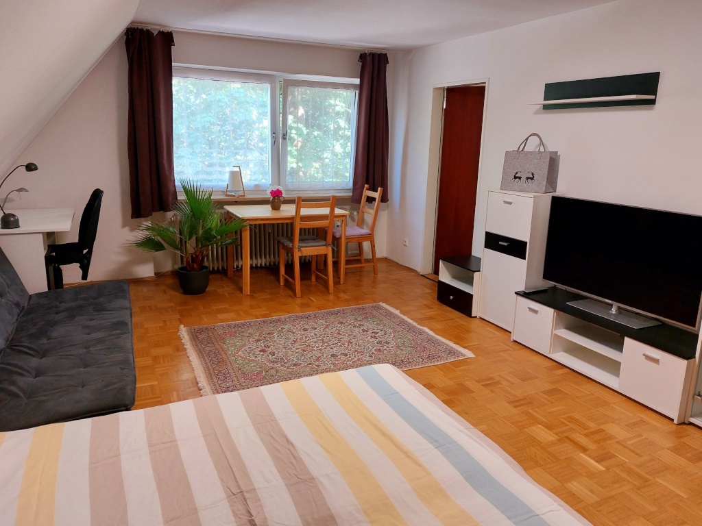 Ruhige, möblierte 1 Zi Wohnung im grünen Großhadern