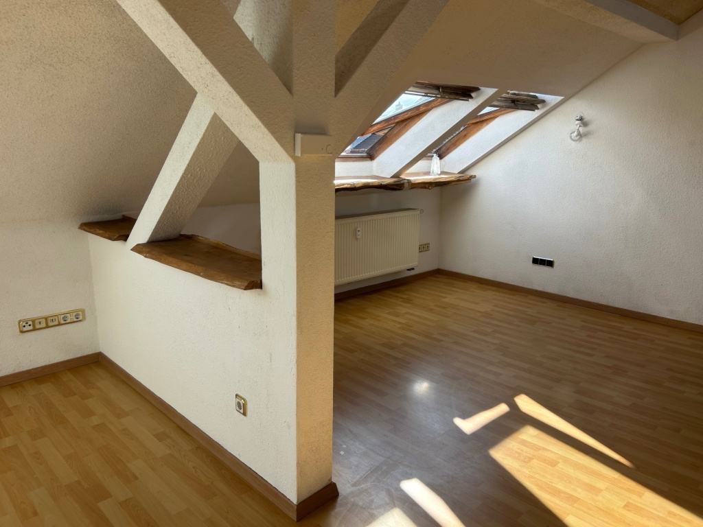 Lichtdurchflutete Dachgeschoss Wohnung mit Kamin – 4317 Leipzig Reudnitz-Thonberg – Vorschaubild 3