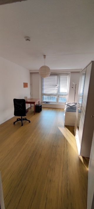 🏠 2 Rooms Available in 3-Room Apartment – Berlin (near Sewanstr.) — photo 1