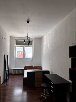 Anzeigenbild: Chilliges Zimmer im Herzen einer 5er WG
