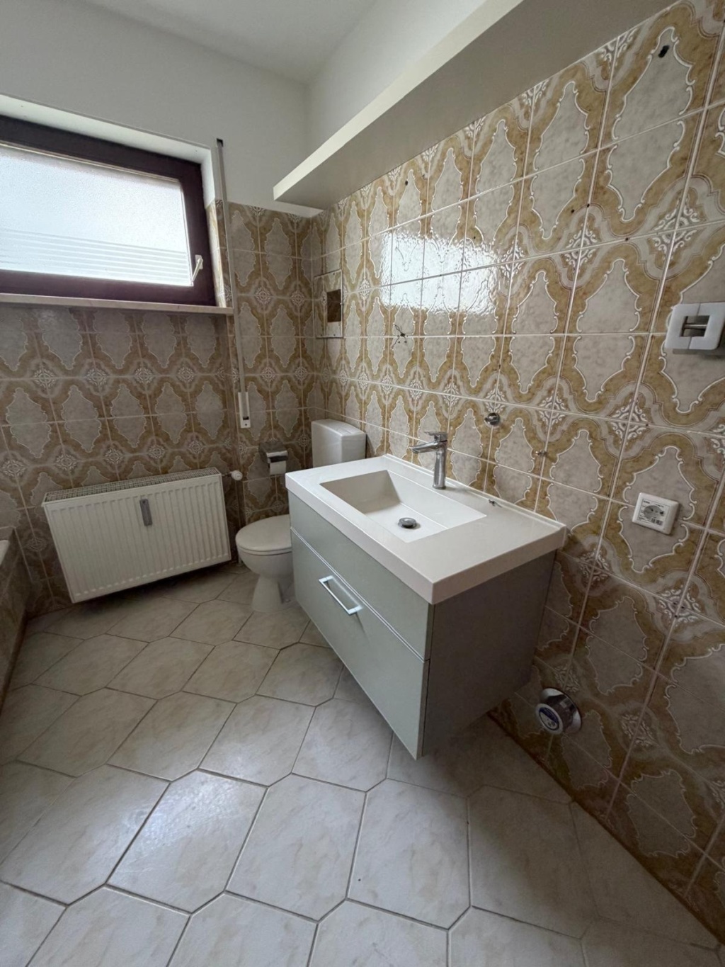 Großzügige 3-Zimmer-Wohnung mit zwei Balkonen, Gartenanteil und Garage in Würzburg-Oberdürrbach – 97080 Würzburg Oberdürrbach – Vorschaubild 8