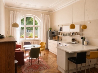 Möbliert - Gemütliche 3-Zimmer-Altbau- Wohnung mit großer Wohnküche Berlin-Tiergarten I Cozy 3-room apt. & eat-in kitche — photo 1