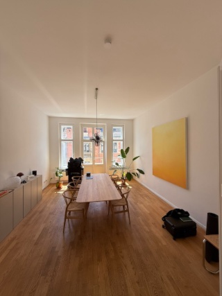 Hochwertig möblierte Altbauwohnung mit Balkon in Berlin-Mitte – befristet bis 25.11.2026 — photo 1