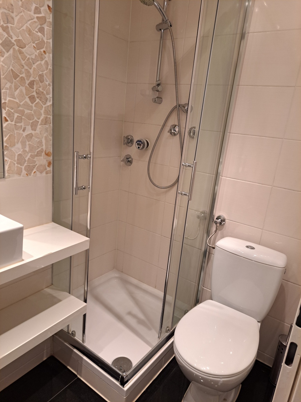 Möbliertes Single-Apartment in zentraler Wohnlage – 40235 Düsseldorf Flingern Nord – Vorschaubild 5