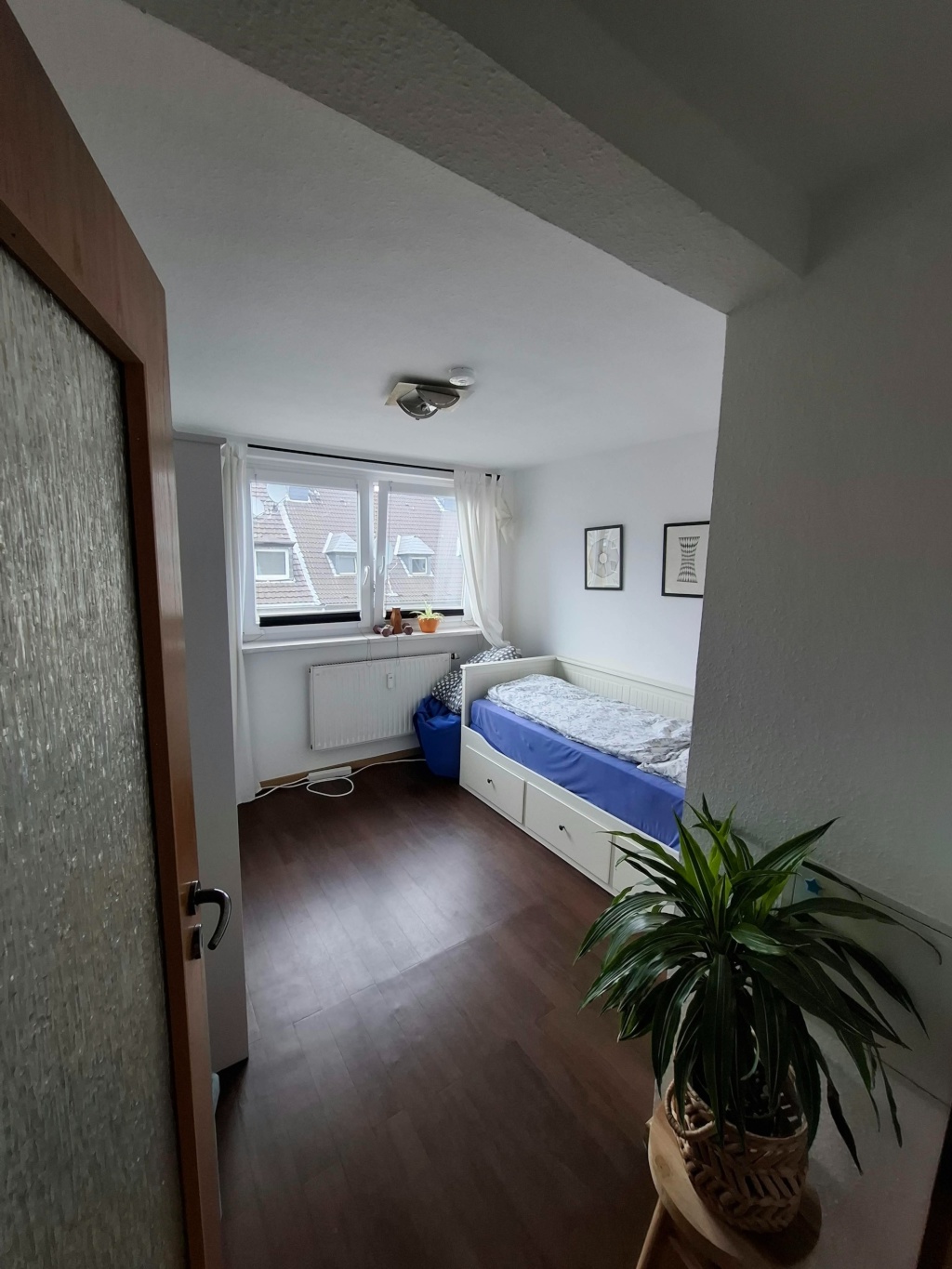 Voll möblierte Wohnung in zentraler Lage (November + Dezember) – 40215 Düsseldorf Düsseldorf – Vorschaubild 4