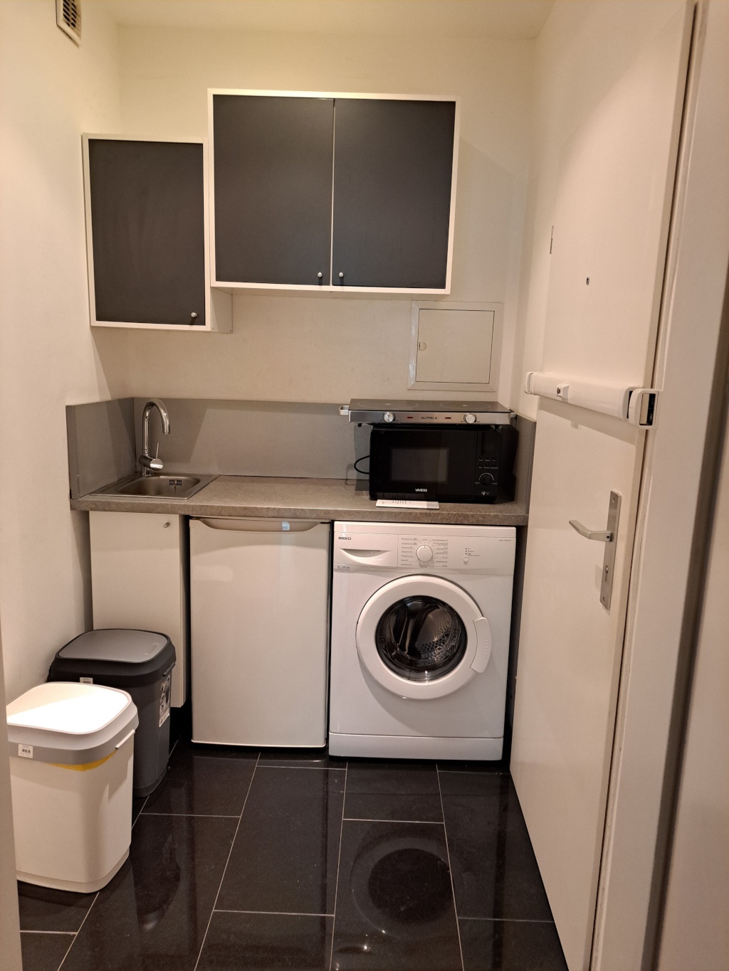 Möbliertes Single-Apartment in zentraler Wohnlage – 40235 Düsseldorf Flingern Nord – Vorschaubild 7