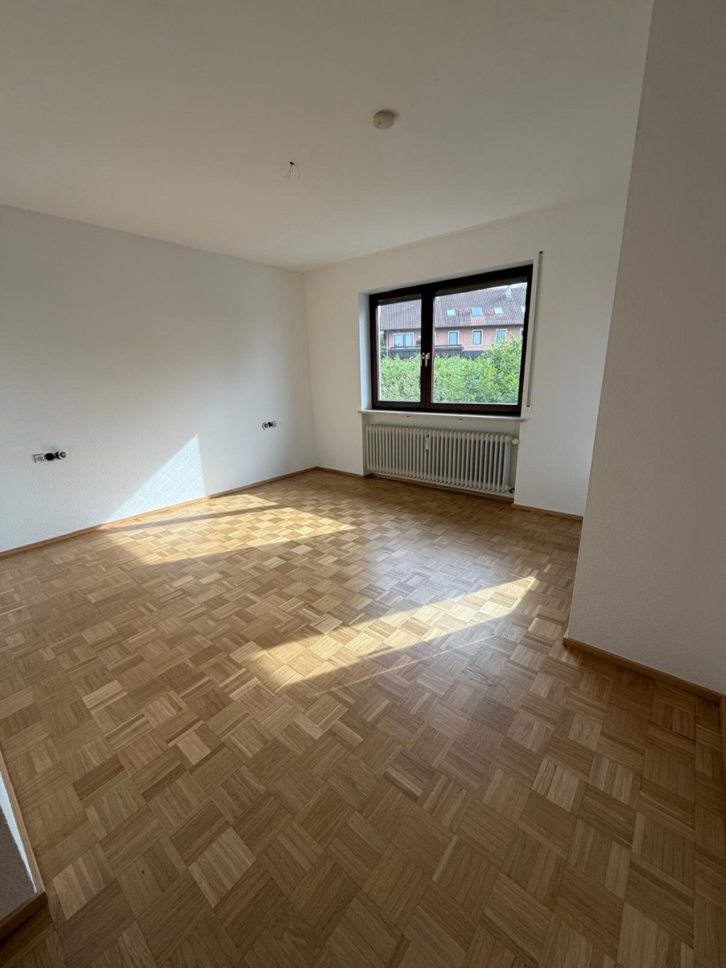 Großzügige 3-Zimmer-Wohnung mit zwei Balkonen, Gartenanteil und Garage in Würzburg-Oberdürrbach – 97080 Würzburg Oberdürrbach – Vorschaubild 3