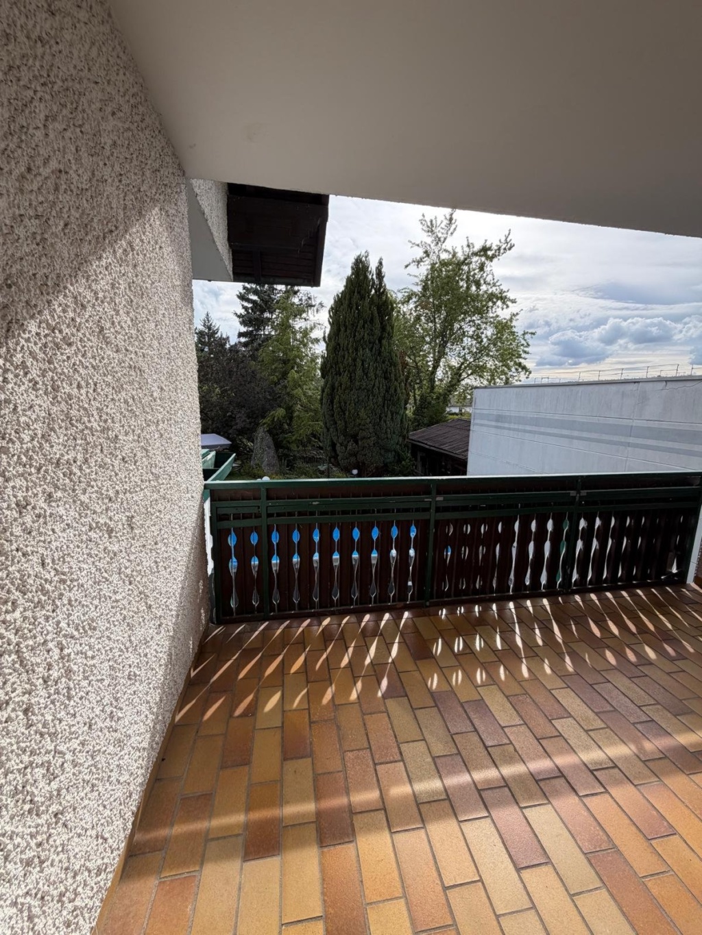 Großzügige 3-Zimmer-Wohnung mit zwei Balkonen, Gartenanteil und Garage in Würzburg-Oberdürrbach – 97080 Würzburg Oberdürrbach – Vorschaubild 13