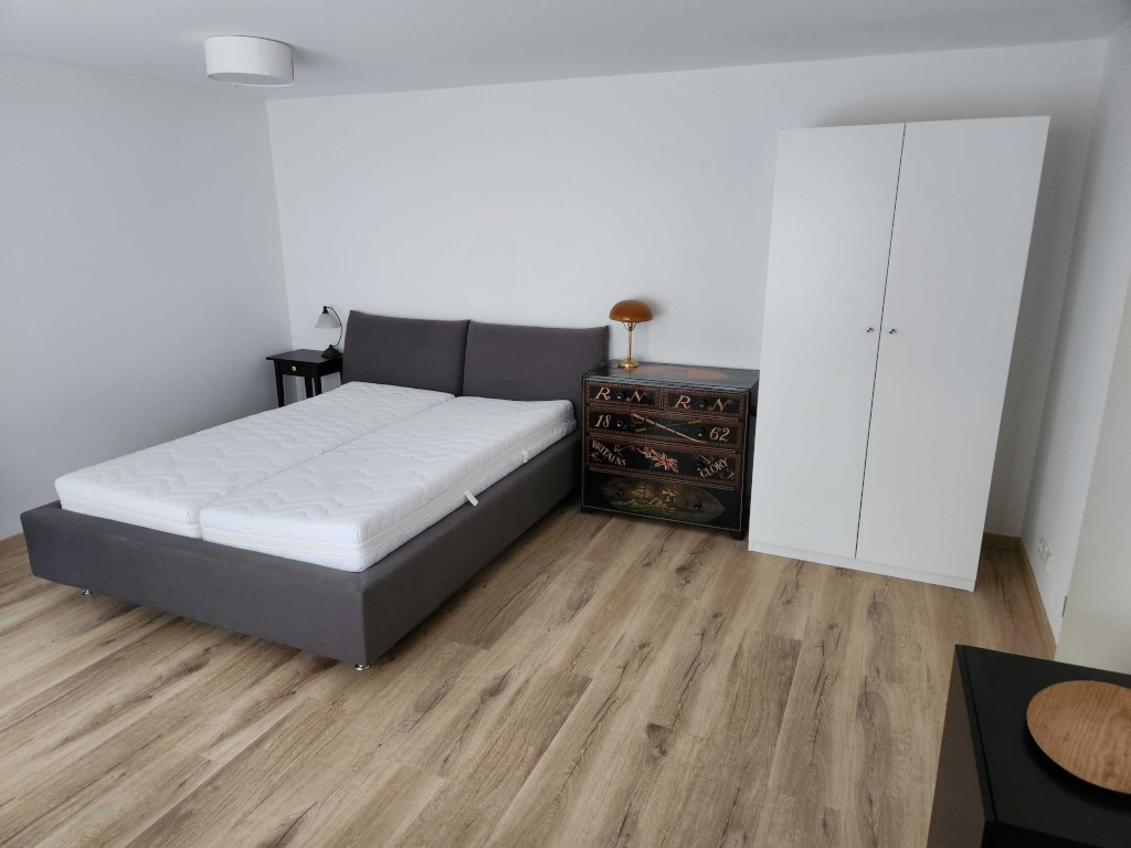 Vollmöblierte, schöne 1-Zimmerwohnung in sehr ruhiger Lage – 60320 Frankfurt am Main Dornbusch – Vorschaubild 2