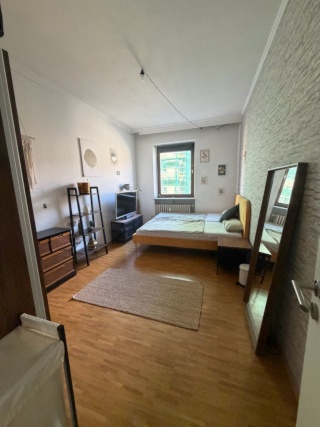 Anzeigenbild: Unbefristetes möbiliertes Zimmer in der Würzburger Altstadt mit Festungsblick