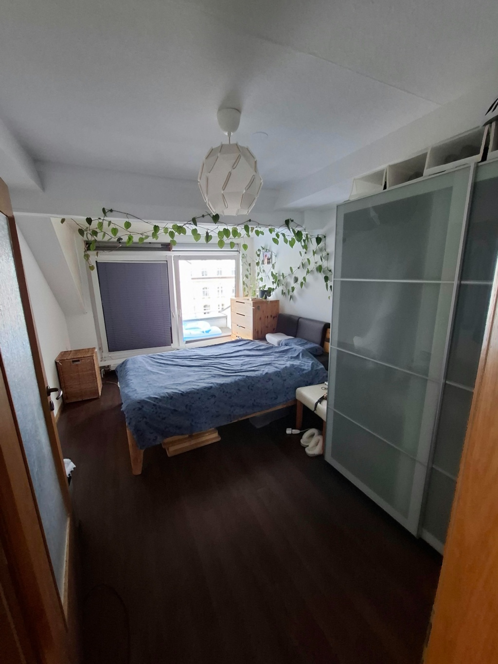 Voll möblierte Wohnung in zentraler Lage (November + Dezember) – 40215 Düsseldorf Düsseldorf – Vorschaubild 3