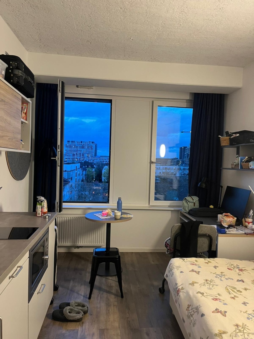 THE FIZZ Frankfurt | Private Studio 18m2 | Skyline View | 822€ (current listing price from FIZZ) all-included