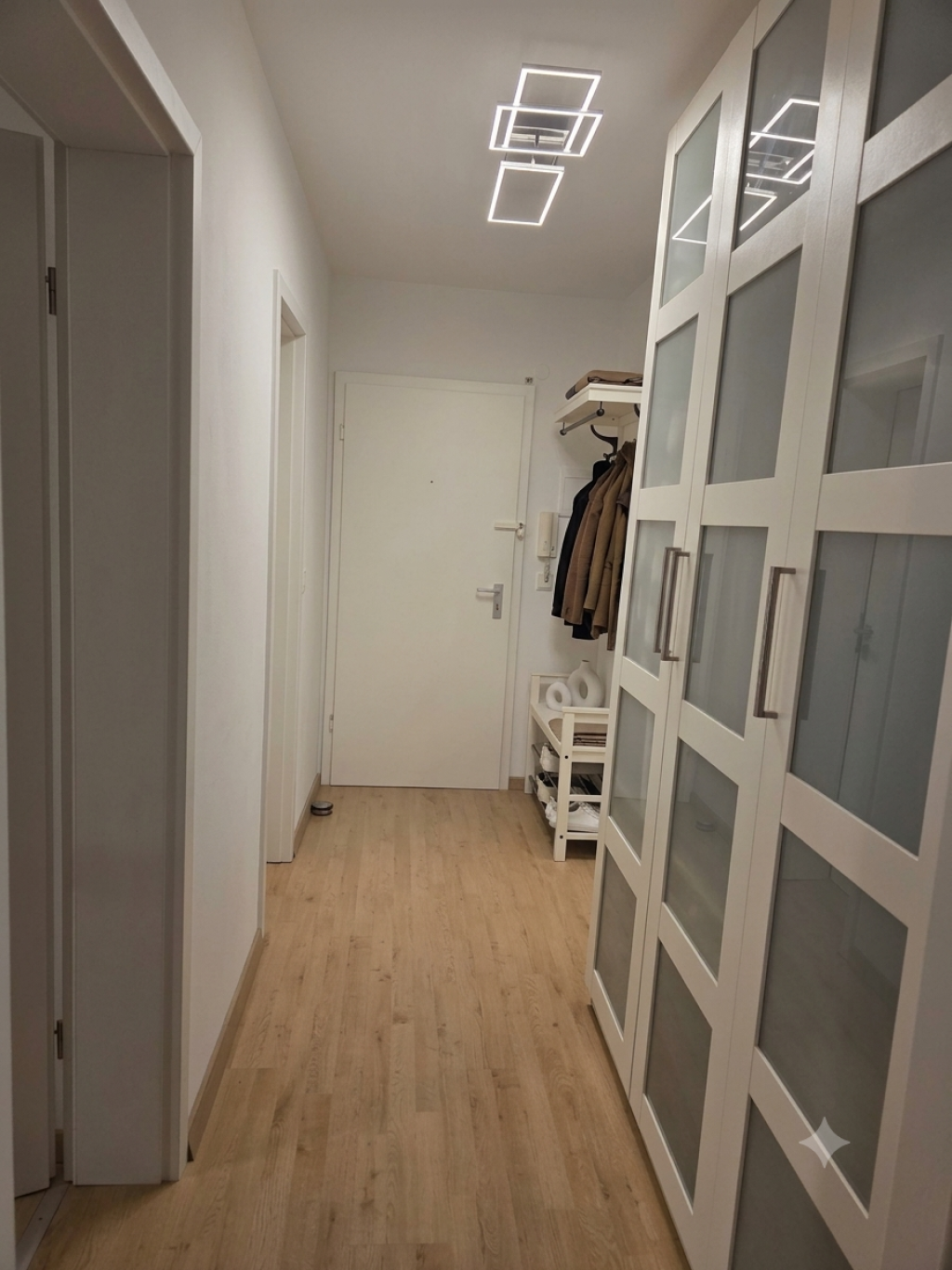 Helle, ruhige 2-Zimmer-Wohnung mit großem Balkon in Bestlage (Schleißheimer Str. 257) – 80809 München Milbertshofen-Am Hart – Vorschaubild 4