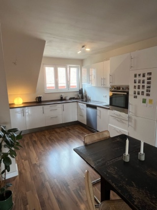Nov-Jan | bright top floor apartment in Mitte | 3 rooms | 85sqm — photo 1