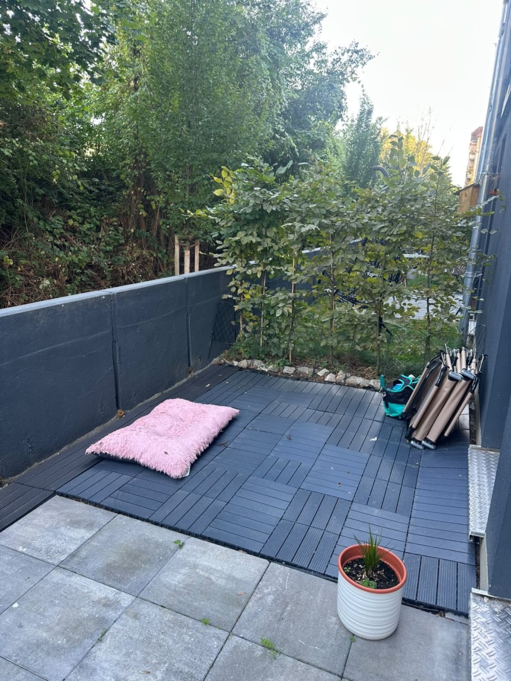 Helle & möblierte 3-Zimmer-Wohnung mit Terrasse, eigenem Garten & Loggia zur zwischenmiete – 4317 Leipzig Reudnitz-Thonberg – Vorschaubild 7