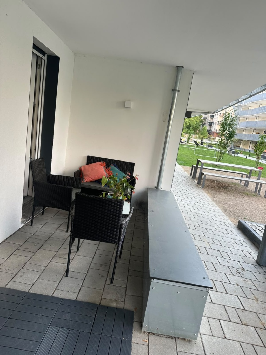 Helle & möblierte 3-Zimmer-Wohnung mit Terrasse, eigenem Garten & Loggia zur zwischenmiete – 4317 Leipzig Reudnitz-Thonberg – Vorschaubild 6