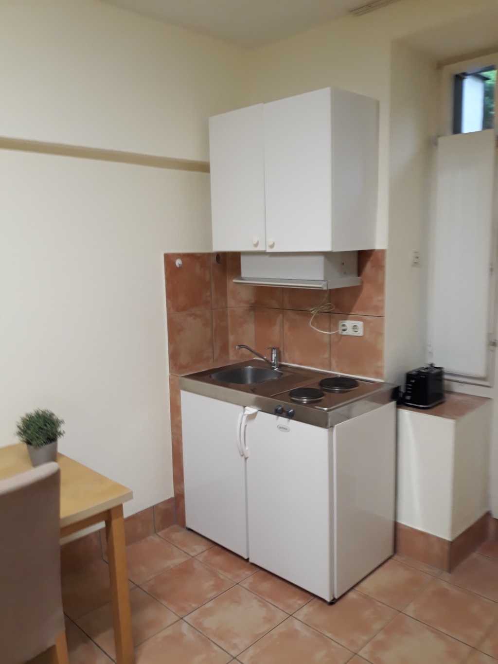 möbliertes 1,5 Zimmer Apartment zu vermieten München nähe Königsplatz – 80333 München Maxvorstadt – Bild 1 von 4