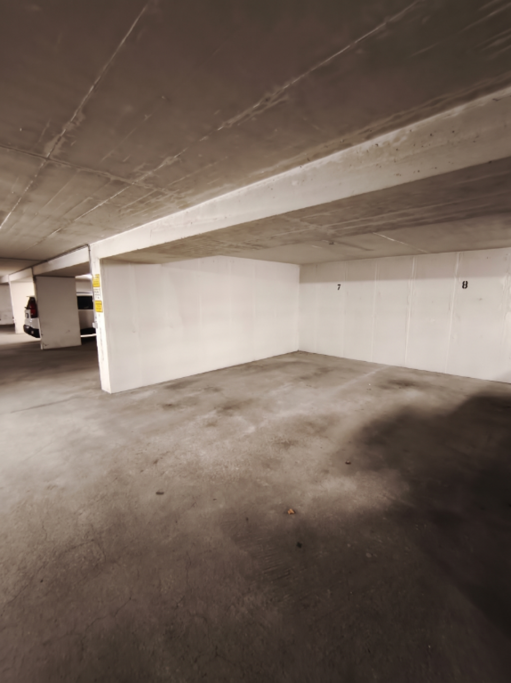 Sicherer Tiefgaragenstellplatz in München-Fasanerie (Steinheide) zu vermieten