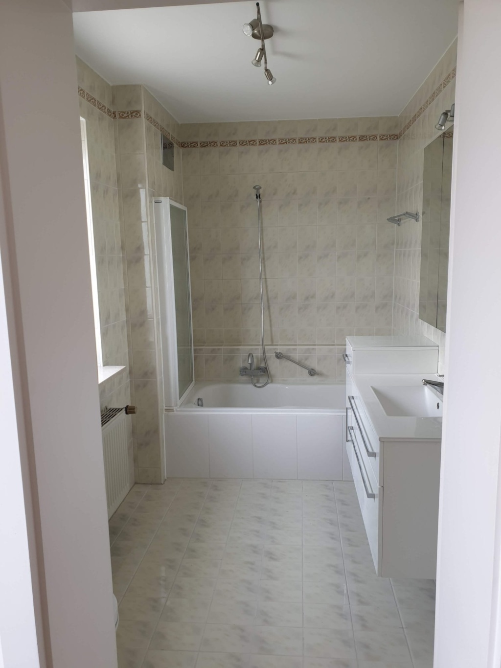 WG-Zimmer Bogenhausen Jankstraße 10 - Badezimmer im ersten Stock