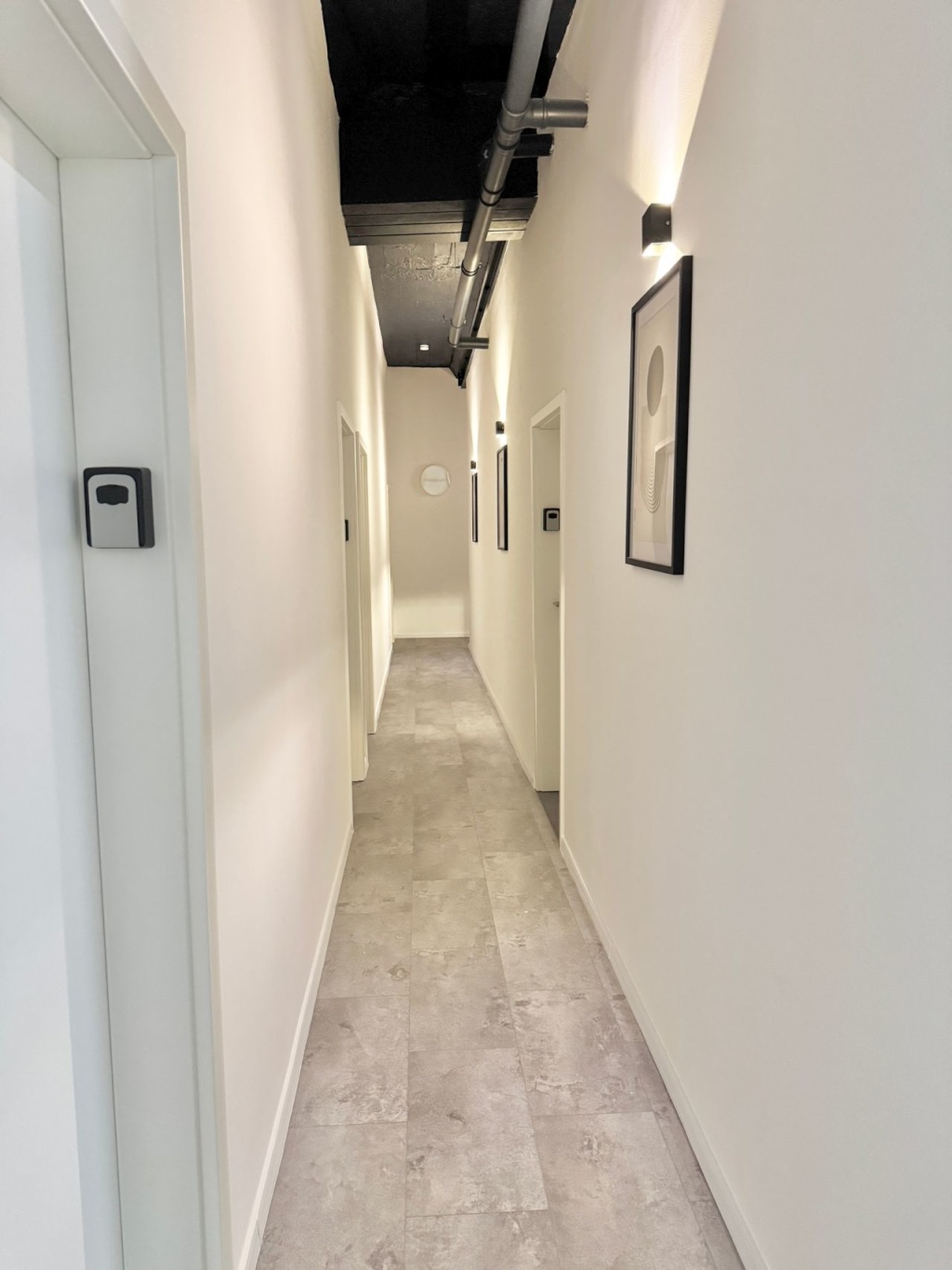 Helles Loft 8 Min. von der Innenstadt - Bahnhaltestelle vor der Tür - 10 bis zum Hauptbahnhof – 40227 Düsseldorf Eller – Vorschaubild 10