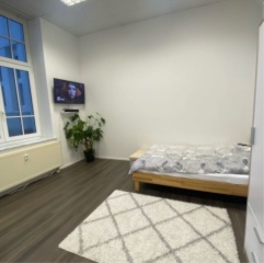 Imagen del anuncio: Großes, helles 25 m2 WG-Zimmer – möbliert & nah an HFU/DHBW